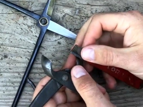 sharpening a round edge cutter